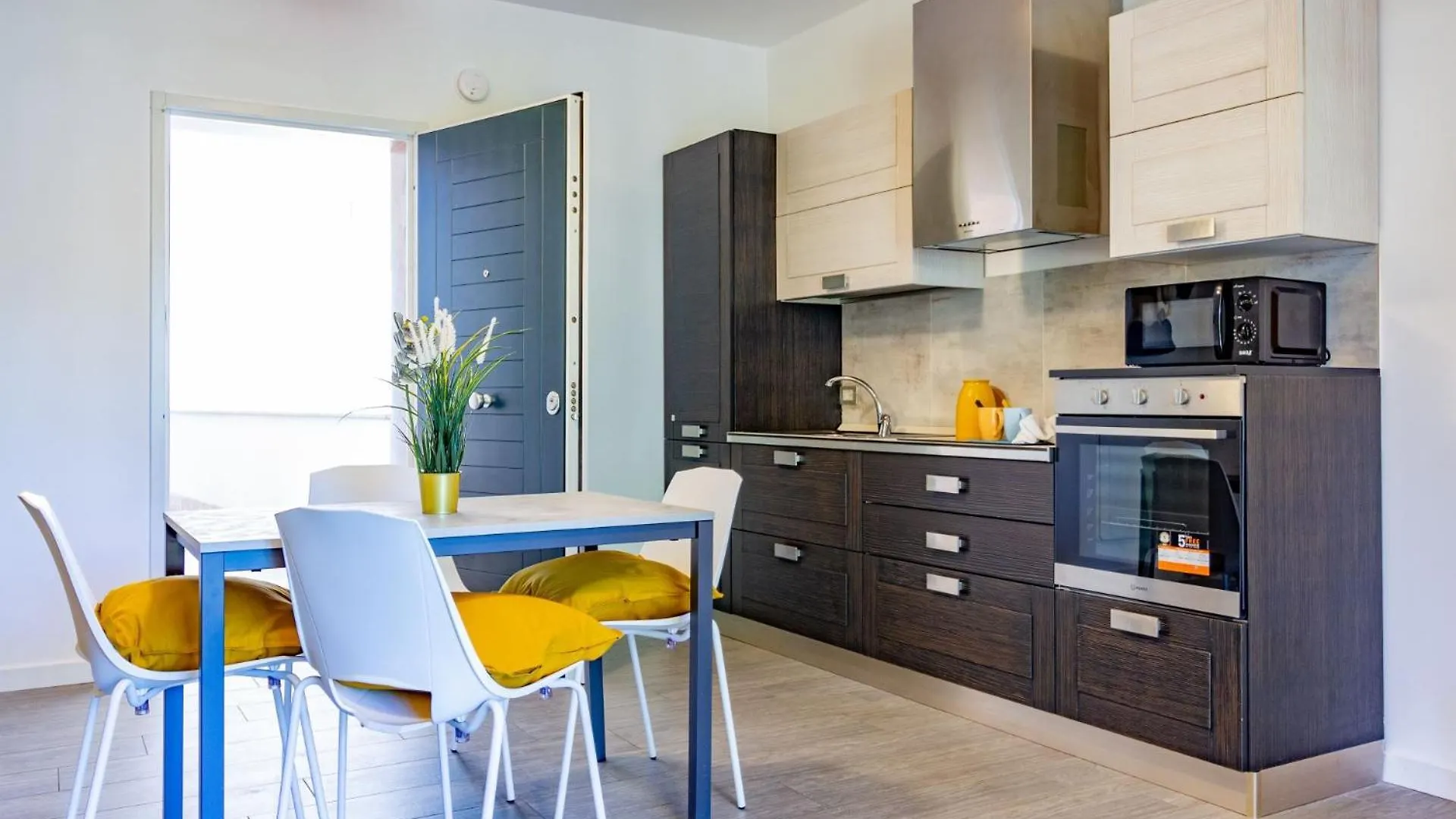 Mustard Apartment Rome