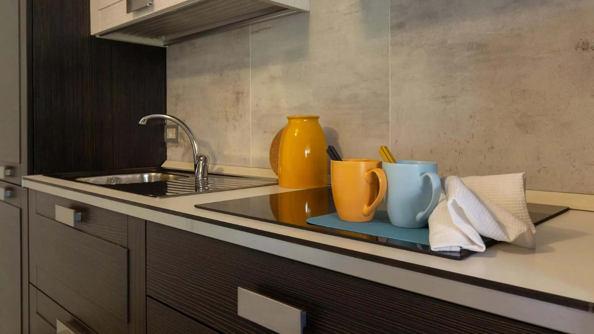 Mustard Apartment Rome